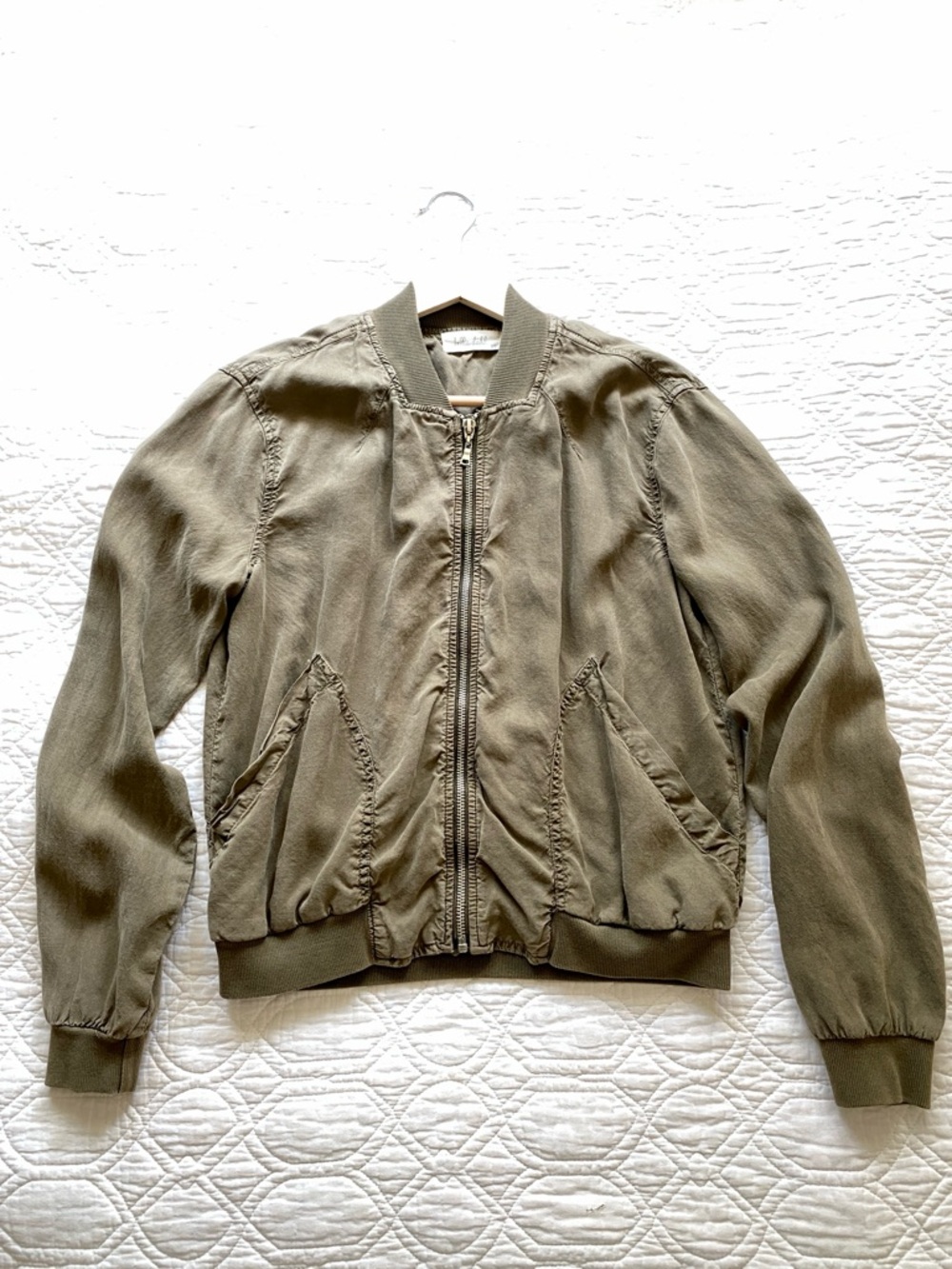 Bella Dahl Army Camo Green Odelle Bomber Jacket Cropped Knit Waistband Size XS